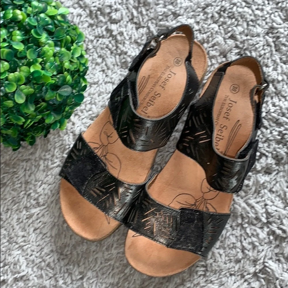 Josef‎ Seibel 38 Black/Silver Sandals
